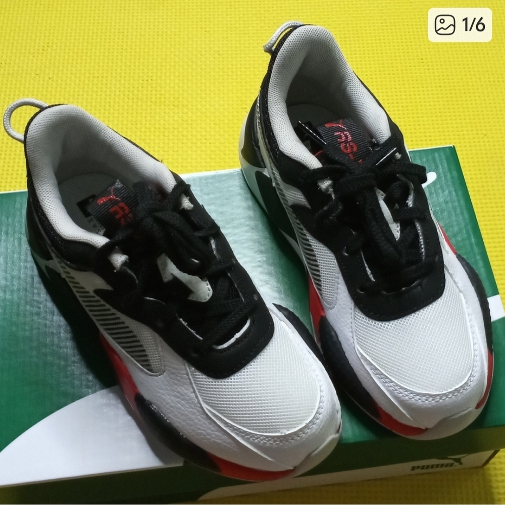 Puma KIDS SZ 1.5 White Black And Red Sneakers